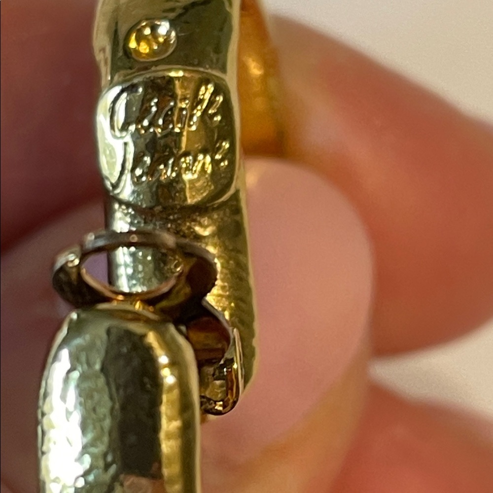 Cecile Jeanne Paris Runway Clip On Gold Hoop Earrings - Picture 2 of 8